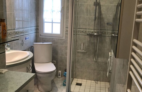 Doue-la-Fontaine House | Studio in Annie's house