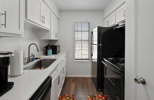 North Austin Civic Association Apartment | Studio in Austin, TX: Gym, Pool, Near Attractions
