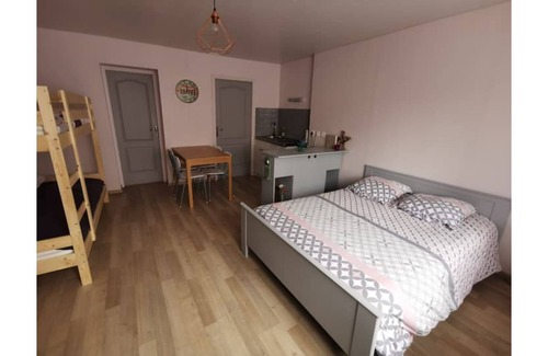 Le Puy-en-Velay Apartment | Studio in detached house - Chemin Stevenson