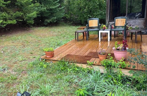 Lake Leelanau Apartment | Studio in Lake Leelanau with outside entrance, king bed, & WiFi