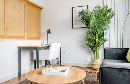 Mid-Market Apartment | Studio in SoMa, near BART + Top Tech HQs