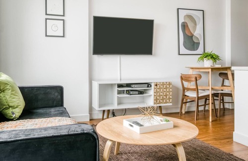Mid-Market Apartment | Studio in SoMa, near BART + Top Tech HQs