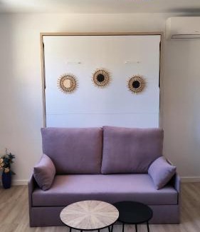 Saint-Laurent-du-Var Apartment | Studio La Madrague Côte d'Azur