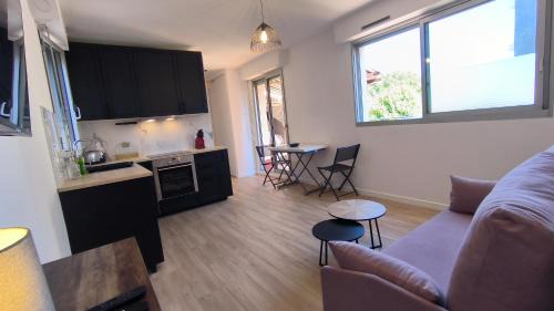 Saint-Laurent-du-Var Apartment | Studio La Madrague Côte d'Azur