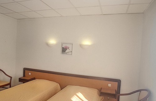 Lamalou-les-Bains Apartment | Studio Lamalou-les-Bains, 1 pièce, 2 personnes - FR-1-451-81