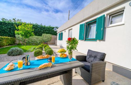 Cove Murtar Apartment | Studio Leon & rent a quad