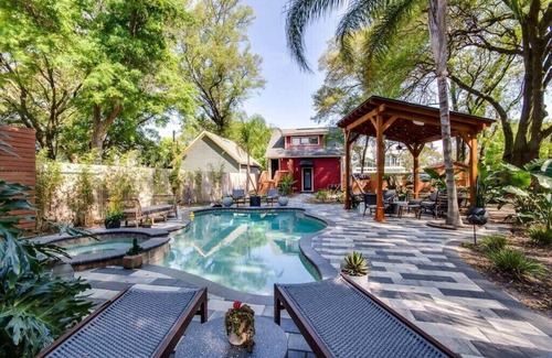 Urban Core Apartment | Studio loft w/pool, spa & gardens near downtown