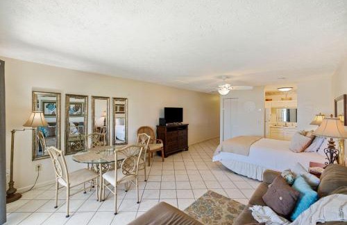 El Centro Beach House | Studio - Lullwater 299 bottom floor No Elevator!