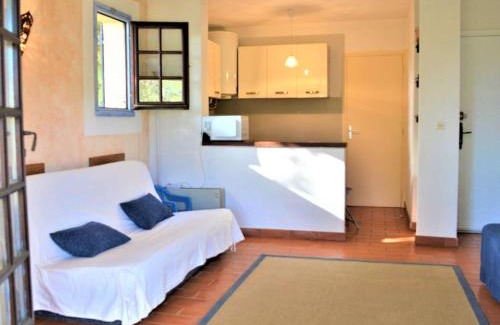 La Croix-Valmer Apartment | Studio lumineux proche plage avec parking à La Croix-Valmer - FR-1-226B-59