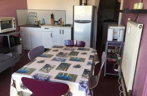 Balaruc-les-Bains Apartment | Studio meublé 28m2 vue côté Balaruc centre et massif de la Gardiole
