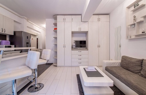 Chiajna Apartment | Studio Militari Residence M1