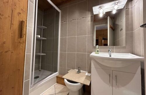 Montgenevre Apartment | Studio modernisé PMR, balcon sud 4 pers - Montgenèvre - FR-1-330D-33