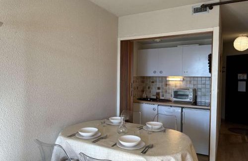 Montgenevre Apartment | Studio montagne 4 pers. avec balcon, pistes à 100m, parking, local à skis - Montgenèvre - FR-1-330D-77