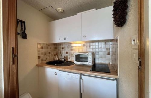 Montgenevre Apartment | Studio montagne 4 pers. avec balcon, pistes à 100m, parking, local à skis - Montgenèvre - FR-1-330D-77