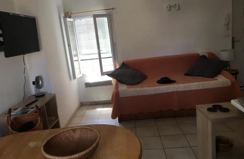 Nimes City Centre Apartment | Studio Nîmes centre - clim mobile