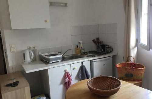 Nimes City Centre Apartment | Studio Nîmes centre - clim mobile