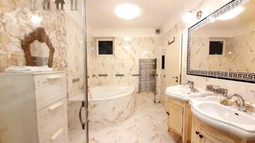 Tuchomerice Apartment | Studio Near Prague Airport