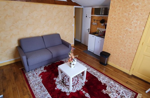 Trappes Apartment | Studio near Saint Quentin en Yvelines, Versailles and Paris
