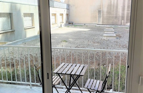 Saint-Lambert Apartment | Studio Notre Dame - Terrace & A/C