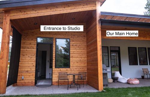 Chewelah Apartment | Studio on the Fairway Chewelah Golf Course