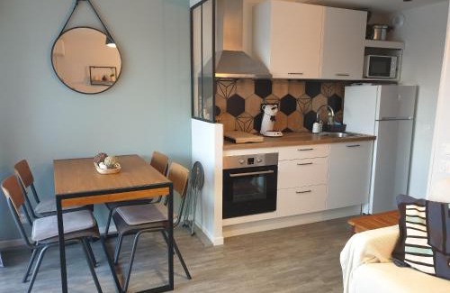 Balaruc-les-Bains Apartment | STUDIO OU T2, rénovés, tous climatisés, vue panoramique, parking, piscine