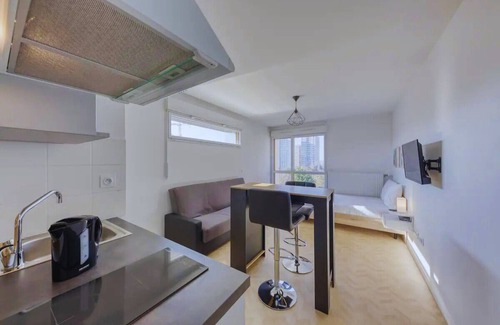 Bobigny Apartment | Studio Pablo à 4 min du Métro 5 et du Tram 2 ! Proche Paris, Idéal Pour un duo