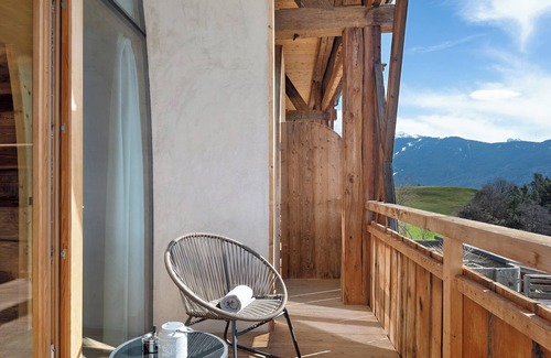 Velturno Apartment | Studio 'Pavilion Earth' with Mountain View, Shared Terrace and Wi-Fi