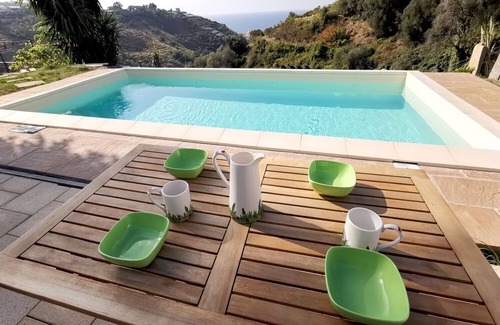 Pompeiana Apartment | Studio Pelagos - Studio Apartment, Sleeps 3