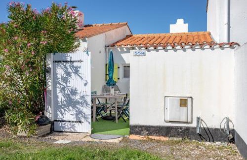 Bretignolles-sur-Mer Apartment | Studio piscine partagée