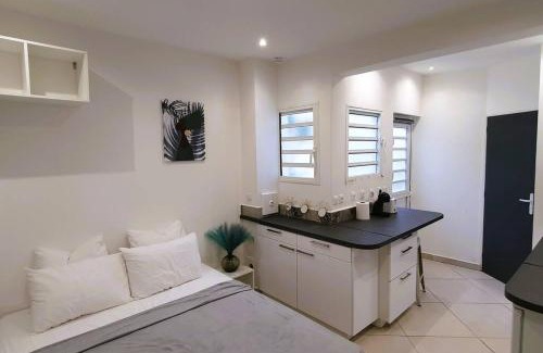 Saint-Denis Apartment | Studio pour 2 personnes proche de l'hôpital et du jardin de l'état