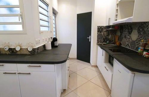 Saint-Denis Apartment | Studio pour 2 personnes proche de l'hôpital et du jardin de l'état