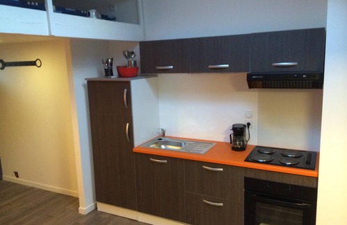 Bourg-les-Valence Apartment | Studio-Private Bathroom-Les Clercs