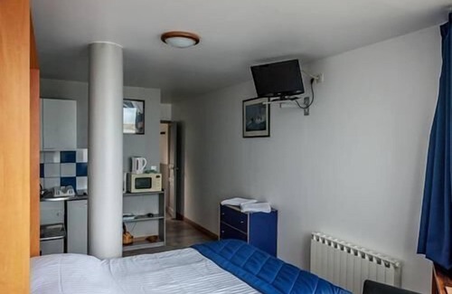 Louannec Apartment | Studio-Private Bathroom-Sea view-Iroise