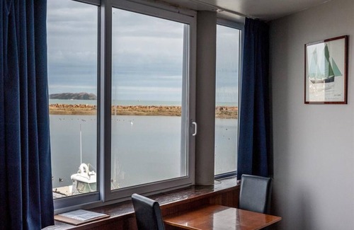 Louannec Apartment | Studio-Private Bathroom-Sea view-Iroise