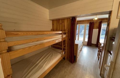 Laveissiere Apartment | Studio rénové, calme, balcon sud, jardinet, proche pistes et commerces - FR-1-787-22