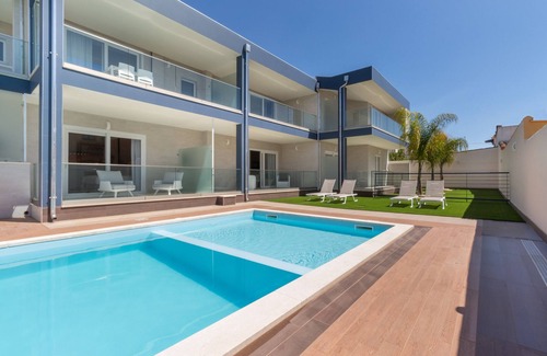 Villa San Pietro Apartment | Studio "Residence Meridian Unità 5" near the Beach, with Mountain View, Pool & Wi-Fi