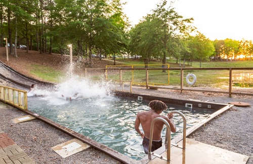 Ramer Apartment | studio rm w/full kitchen, 1 bth , private deck, & WiFi @ Kick Back Ranch.