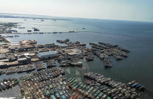 Pluit Apartment | Studio Room Full Sea View From Your Bed Fast Wifi