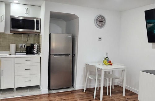 Clayton Park Apartment | Studio Room in Halifax