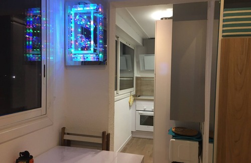 Les Sablettes Apartment | Studio sea view 200 m from beaches free parking Wifi Clim