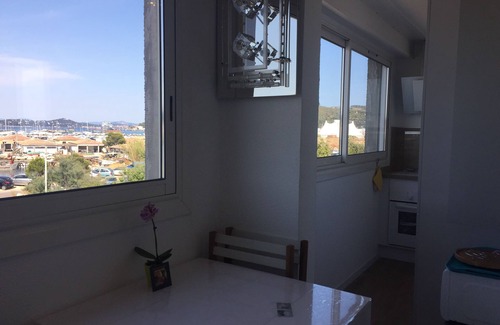 Les Sablettes Apartment | Studio sea view 200 m from beaches free parking Wifi Clim