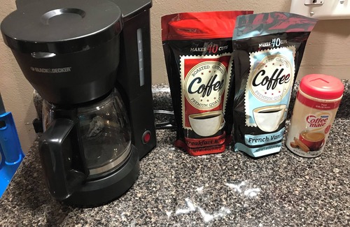 Winchester Apartment | Studio, sleeps 4, patio, short drive to Ski Resort, Six Flags & concert venues