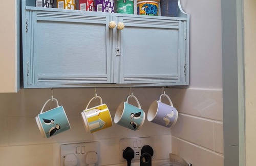 Calstock Apartment | Studio - Sleeps2 - Parking - Private Courtyard