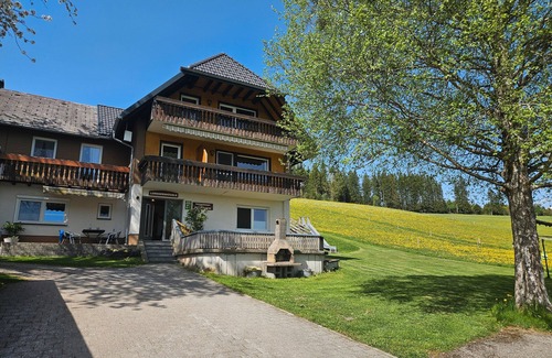 Titisee-Neustadt Apartment | Studio 'Talblick' with Mountain View, Shared Terrace and Wi-Fi