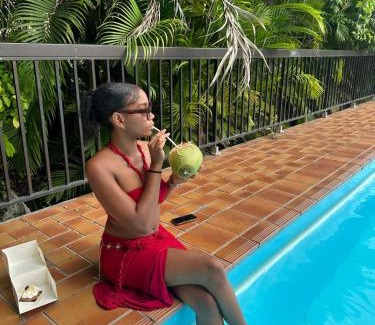 Bas du Fort Apartment | Studio terrasse piscine & plage