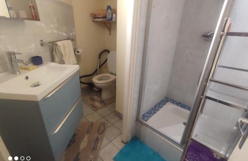 Nevers Apartment | Studio tout confort- wifi- Gare-Le Train Bleu 1