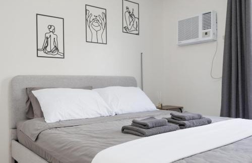 Mandaue Apartment | Studio Unit Near SM City and Ayala with Pool, Gym, Balcony and Fast Wifi