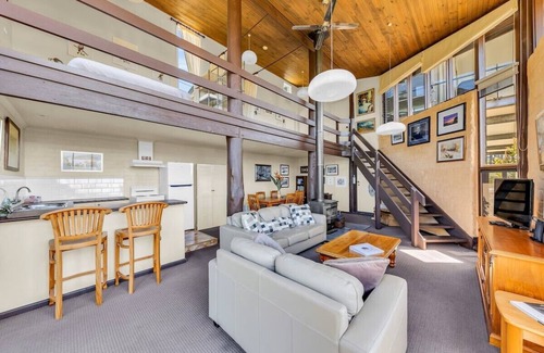 Mallacoota Apartment | Studio Views for Two People