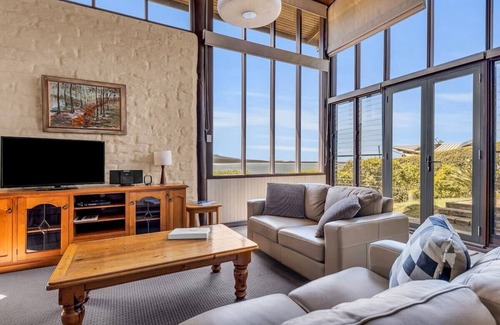 Mallacoota Apartment | Studio Views for Two People
