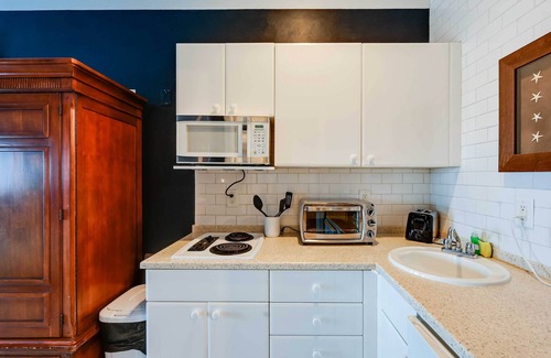Naples Condo | Studio w/Marina Views: 15 Mi To Everglades!